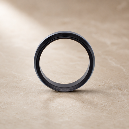Schwarzer Keramikring – Breiter eckiger Ring, modern und kratzfest