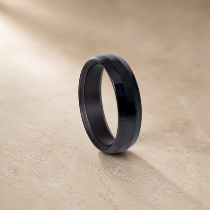Schwarzer Keramikring – Breiter eckiger Ring, modern und kratzfest