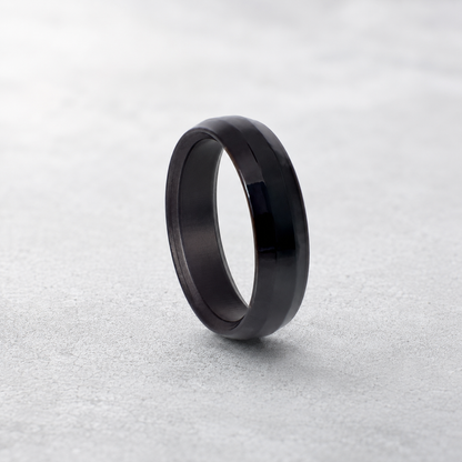 Schwarzer Keramikring – Breiter eckiger Ring, modern und kratzfest