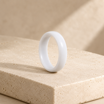 Weißer Keramikring – Dünner Bandring, zart und minimalistisch